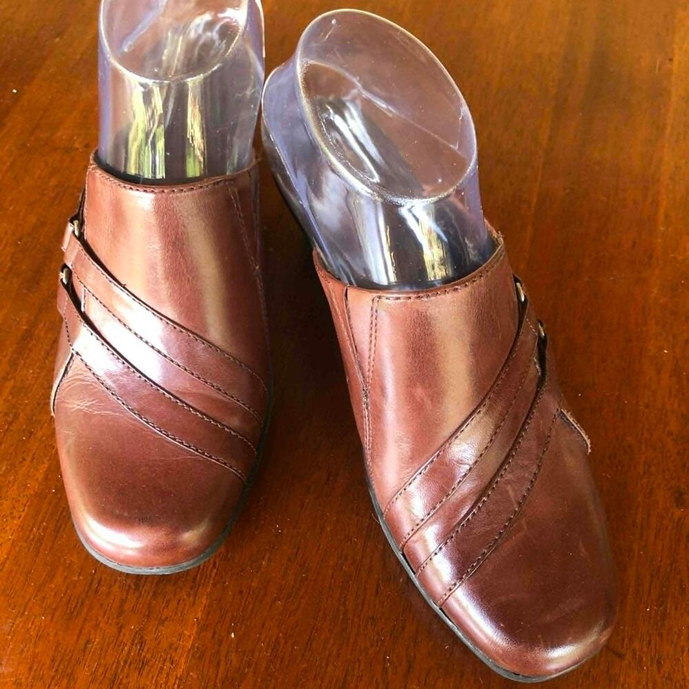 Clarks Bendables Leather Block Heel Mules